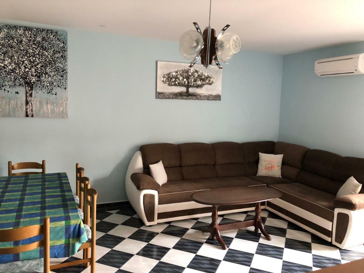 Mundial Apartments Нивице Екстериор снимка
