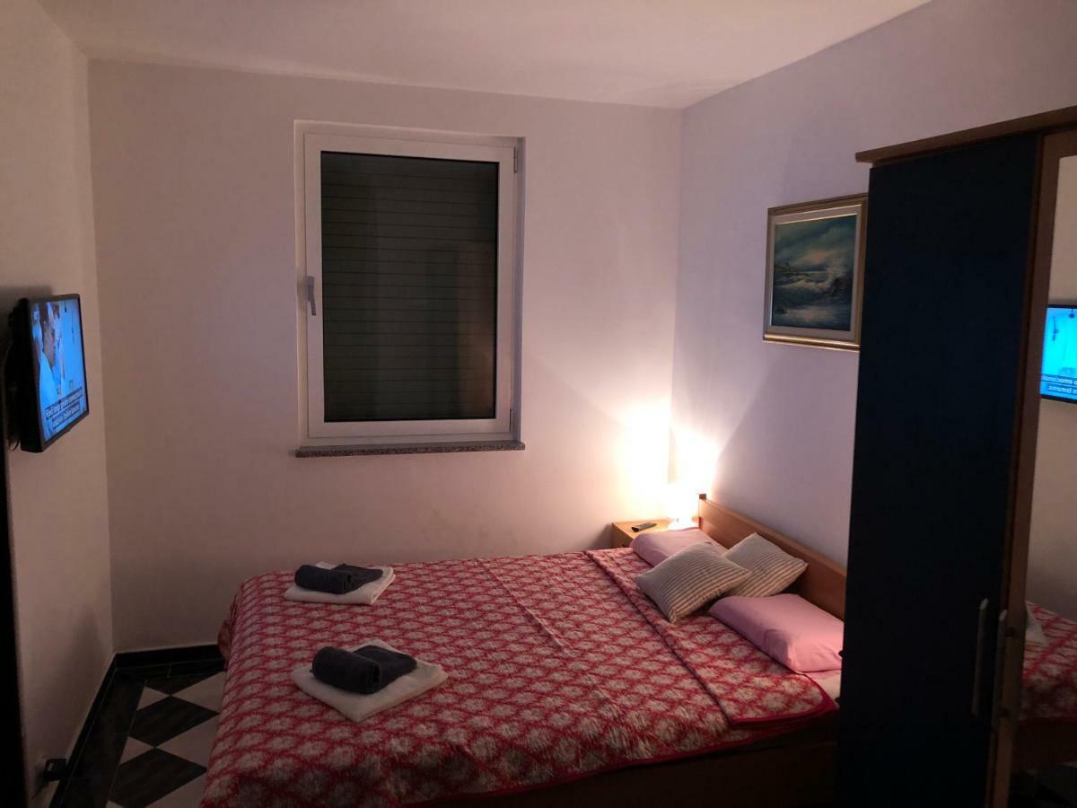 Mundial Apartments Нивице Екстериор снимка